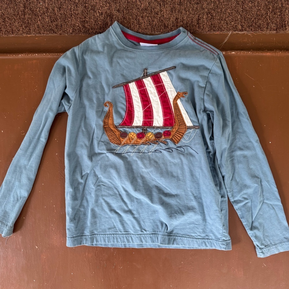 Hanna Andersson Blue Viking Ship Shirt. Boys 140 cm (10)